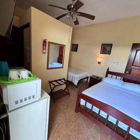 Panchos Villas Caye Caulker Exterior photo