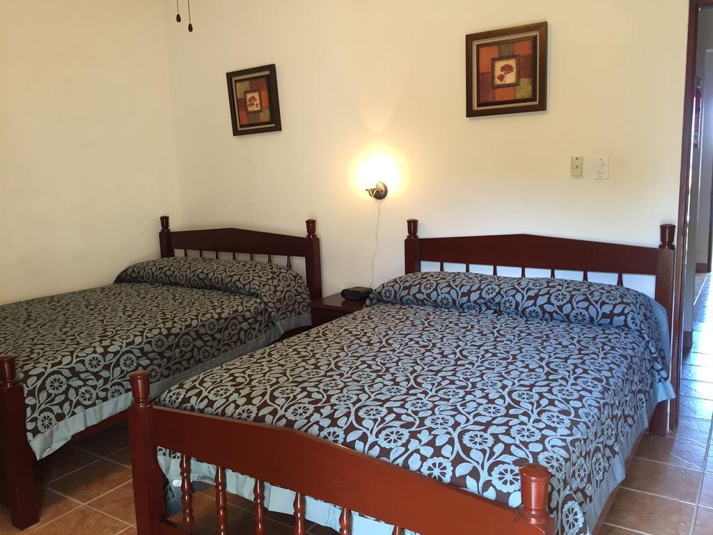 Panchos Villas Caye Caulker Room photo