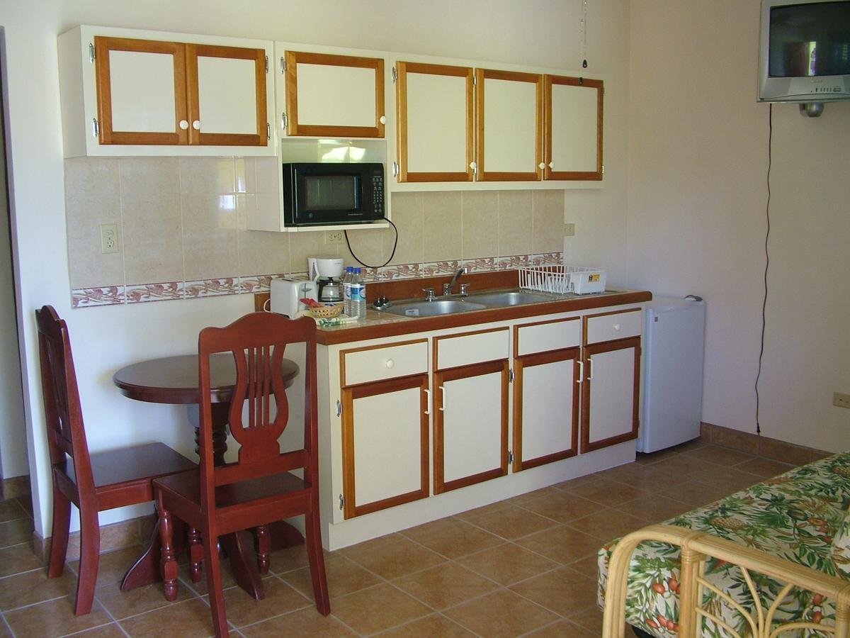 Panchos Villas Caye Caulker Exterior photo